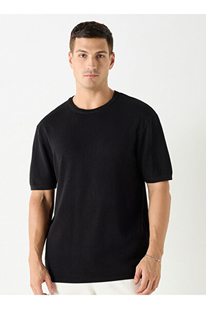 FAV Textured Crew Neck Sweater with Short Sleeves