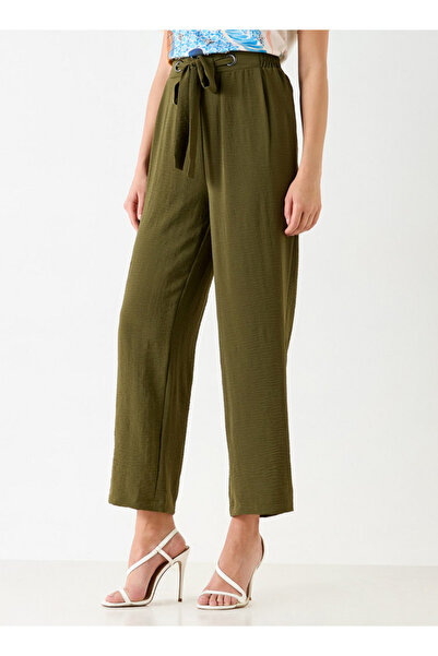 FAV بنطلون بقصّة عادية وخصر مرن مع رباط للإغلاق