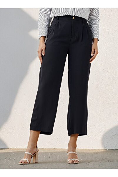 FAV Pleated Wide Leg Trousers