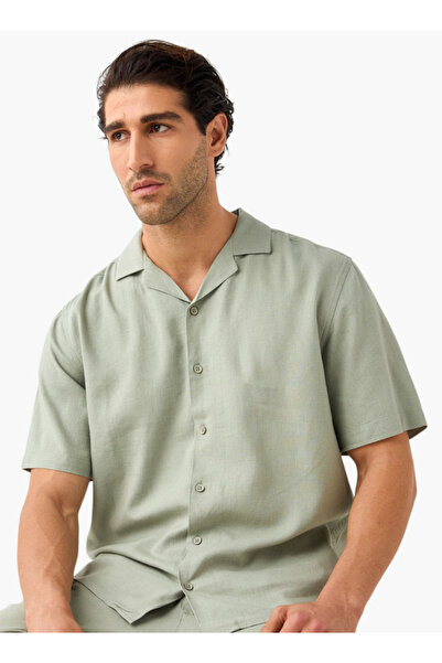 FAV قميص من مزيج الكتان بقصّة عادية وأكمام قصيرة