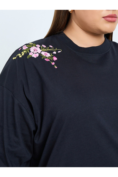 Styli Plus Size Oversized T-Shirt with Floral Embroidery