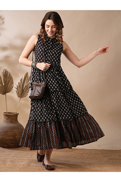 Globus By Styli فستان ماكسي متعدد الطبقات بطبعة زهور