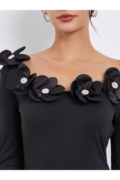 Styli Black Embellished Floral Pearl Midi Bodycon Dress