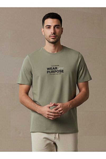 Iconic تي شيرت رجالي قصة ضيقة بأكمام قصيرة ورقبة دائرية وشعار مطبوع