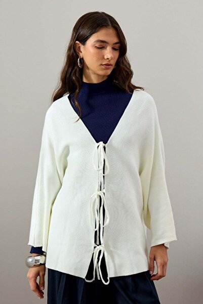 Ceylan Otantik Πλεκτό μπουφάν εκρού με 3 φιόγκους