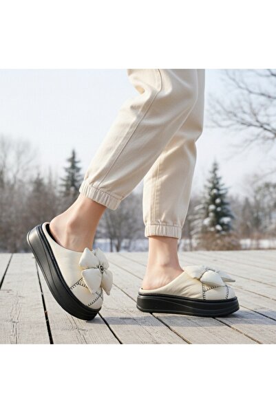 OEM Fluffy, warm and relaxing house slippers, stylish, cheerful and unique slippers, for women, L735
