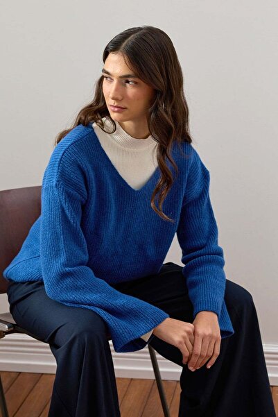Ceylan Otantik Blue V-Neck Knitwear Sweater