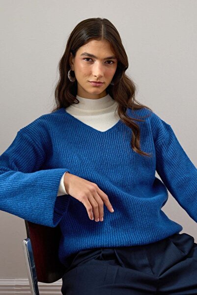 Ceylan Otantik Blue V-Neck Knitwear Sweater