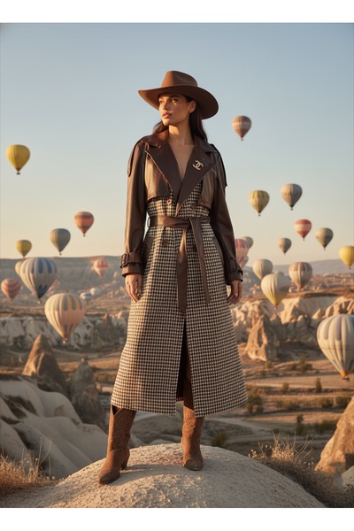 1Moda1Tarz İthal Kumaştan Deri Detaylı Kuşaklı Düğmeli Astarlı Özel Tasarım Kareli Maxi Kaban