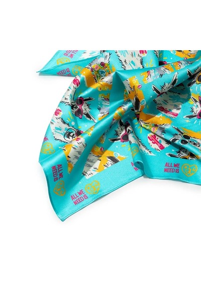 All We Need Is Pets Bandană din mătase verde Crazy Llama pentru pisici, câini și iubitori de animale de companie