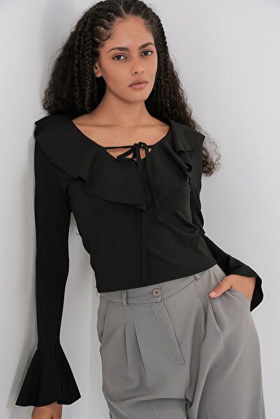 Hiccup Bdart Ruffled V-Neck Short Blouse