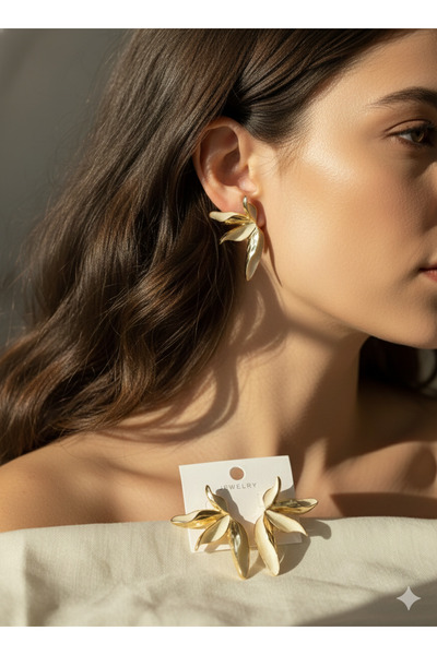 Tüko Store Gold Detaylı Yarım Çiçek Model Küpe