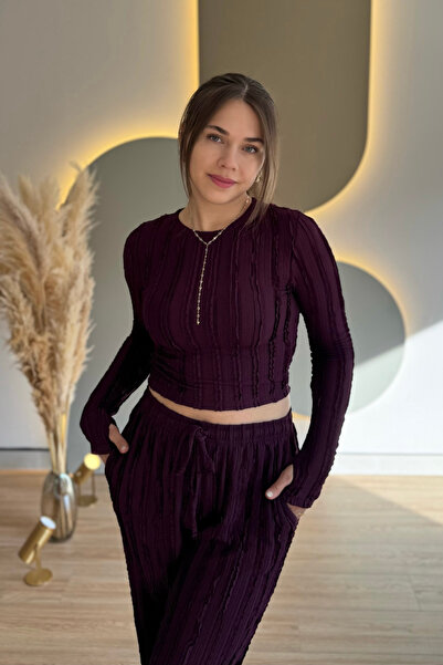 Aventien Ruffled Finger-Tuck Crop Plum Double Set