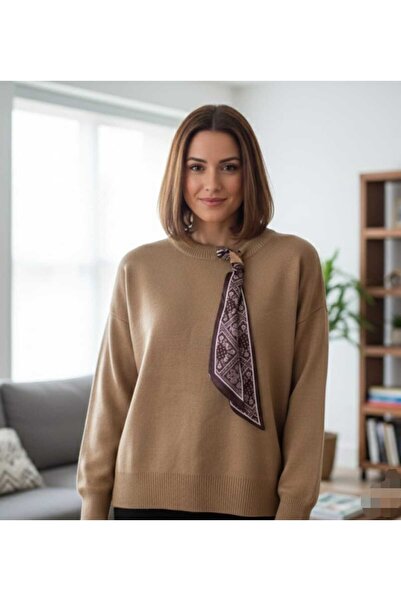 aytenli Gâtul cu guler în formă de O, cu accesorii, detaliu de tip eșarfă, se...