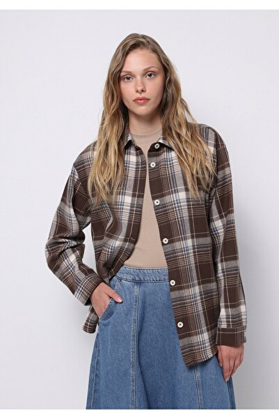 Colin's Γυναικείο καφέ μακρυμάνικο πουκάμισο με κανονική εφαρμογή