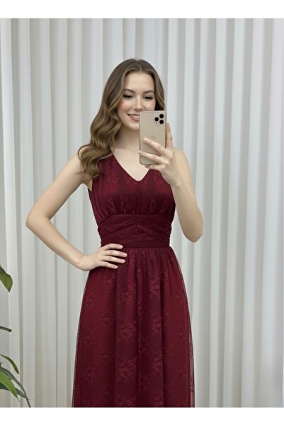 Joji Lace dress with a waist