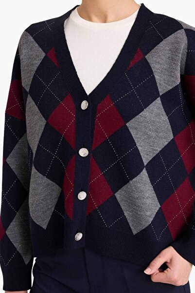 DeFacto Regular Fit V Neck Baklava Patterned Buttoned Knitwear Cardigan G6655Ax25Wn