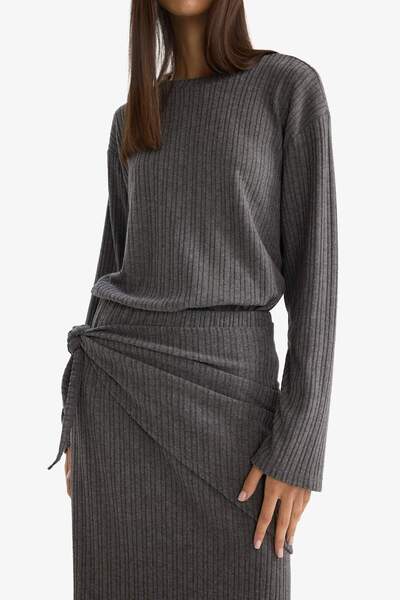 DeFacto Μπλουζάκι με μακρυμάνικο ριγέ μπλουζάκι Relax Fit κοτλέ πλέξη ριμπ G6607AX25WN