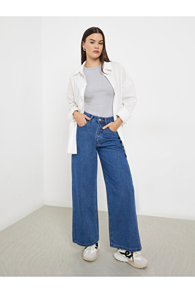 Styli High Rise Wide Leg Washed Jeans