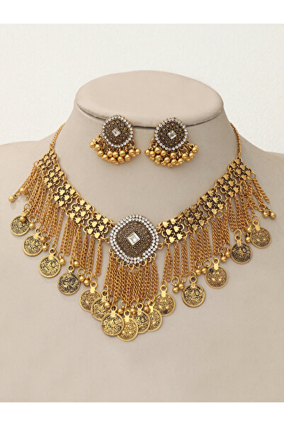 Take Two By Styli طقم مجوهرات من قلادة وأقراط على شكل عملة ذهبية