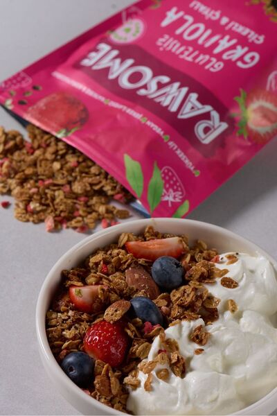 Rawsome جرانولا خالية من الغلوتين مع الفراولة والشيا