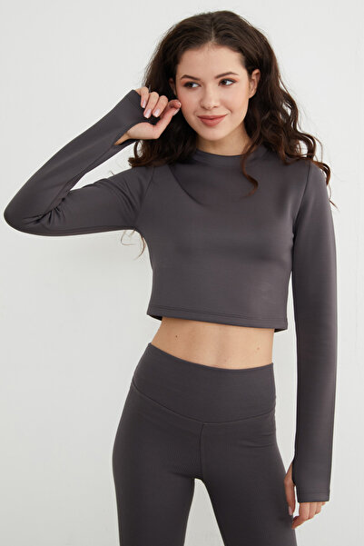 Fulla Moda Basic Crew Neck Finger-Loop Crop Blouse