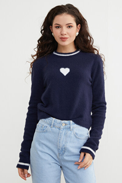 Fulla Moda Heart Patterned Crew Neck Bearded Sweater