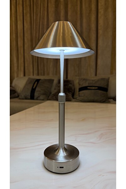 Palaces The modern metal “Elegance” lamp – a portable light with a luxurious design