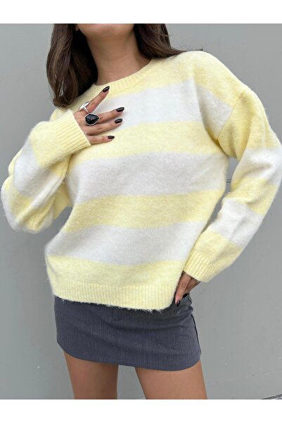minaaise Pulover tricotat cu căptușeală din fleece Yumoş cu dungi galben-ecru...