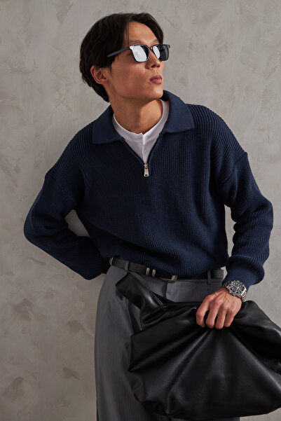 HYMAN Men's Oversized Sweater with Zipper at the Neck