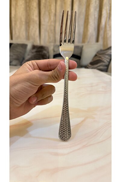 Palaces Silver dinnerware sets (spoons, forks, and knives)