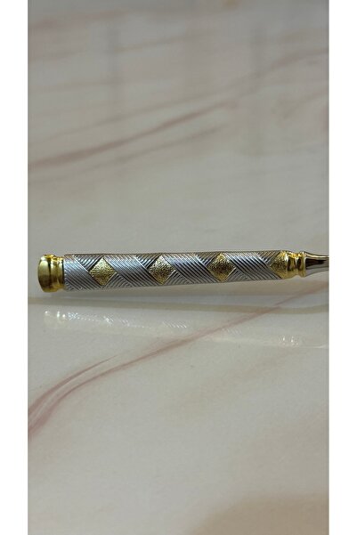 Palaces Silver and gold dinnerware sets including spoons, forks, and knives