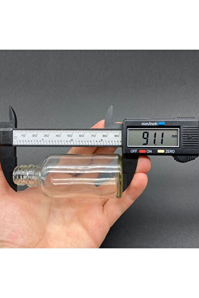 junibeliw 7Pcs 50ml Ginger Shot Bottle Glass Bottle Black Cap Cologne Fragrance Ornament Small Glass Bottle 7X50Ml