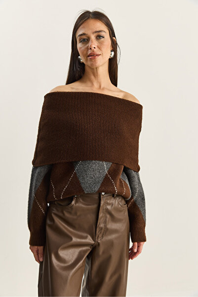 Bianco Lucci Women's Madonna Collar Diamond Pattern Knit Sweater 20251082