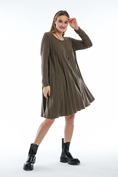 della moor Brown Italian Collared Wool Knit Dress
