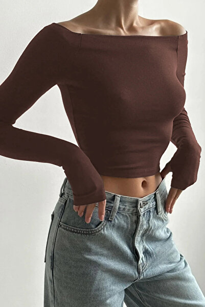 ecemore Λεπτομερής ελαστική μπλούζα με γιακά Madonna