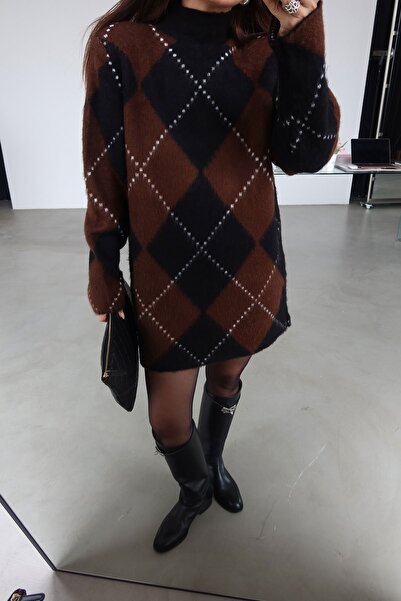 Özge Özgenç Μάλλινο φόρεμα με μοτίβο μπακλαβά με βάτα ράβδους στους ώμους