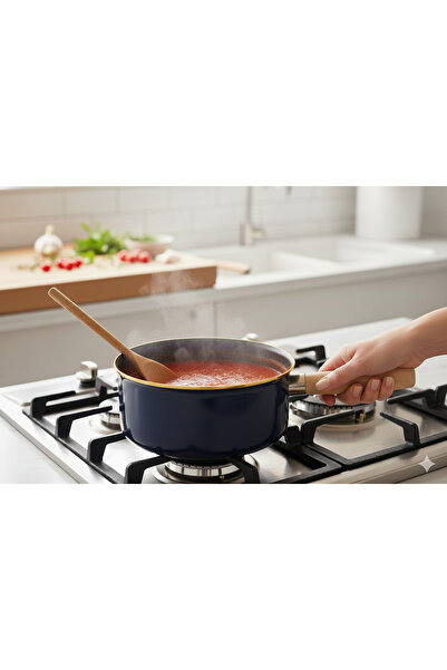 Madame Coco Bonneville Sauce Pot