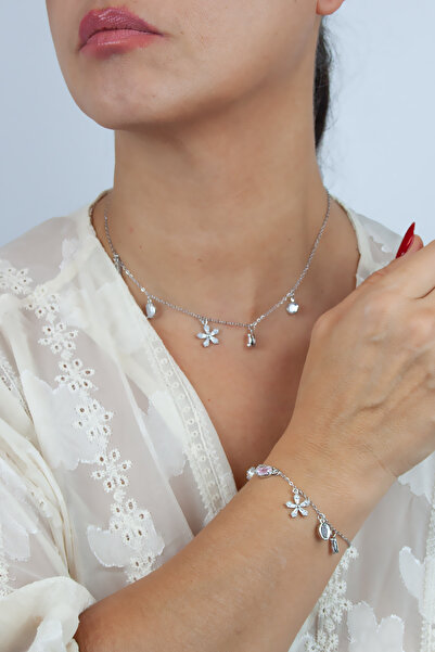 Liveyn Design Zircon Stone Detailed Flower Charm Necklace & Bracelet Set