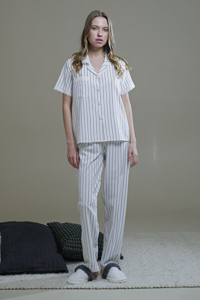 Mita Concept ΣΕΤ ΠΙΤΖΑΜΑ ΜΕ ΡΙΓΕΣ ΣΕ ΣΚΟΥΡΟ ΜΠΛΕ ΑΠΟ ΥΦΑΣΜΑ ΤΥΠΟΥ GOFRE