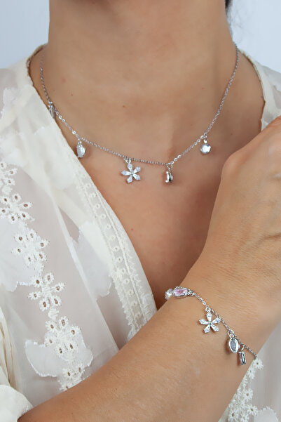Liveyn Design Zircon Stone Detailed Flower Charm Necklace & Bracelet Set