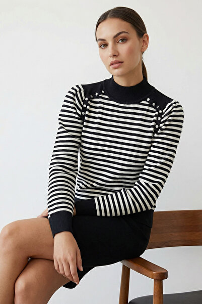 Giyim Dünyası بلوزة نسائية مخططة من التريكو بكتف واحد باللون الأسود