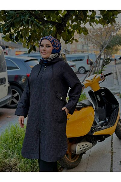 İLGEN TEKSTİL Hooded Pocket Button Detailed Lightweight Quilted Coat