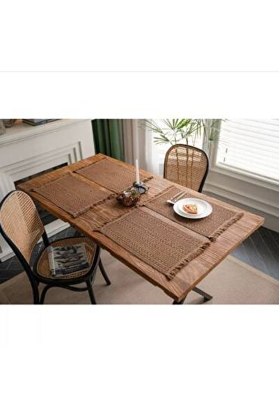 bity thok A luxurious brown dining tablecloth with a modern design and elegant scalloped edges.