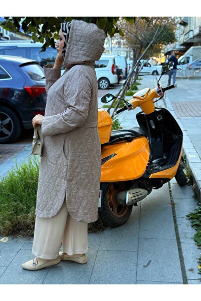 İLGEN TEKSTİL Hooded Pocket Button Detailed Lightweight Quilted Coat