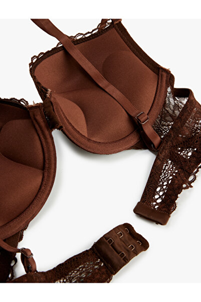 Koton Σουτιέν με επιπλέον γέμιση και υποστήριξη με λεπτομέρεια από δαντέλα από βισκόζη