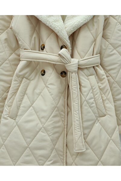 Modamorfo Καπιτονέ παλτό με λούτρινο γιακά και επένδυση από βελούδο, με ζώνη στη μέση και τσέπες - Μπεζ