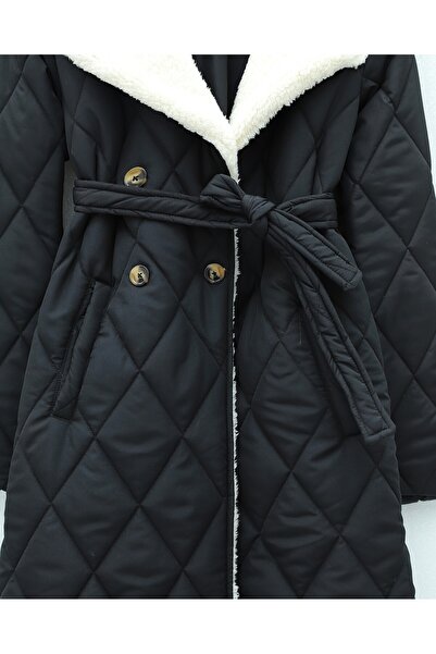 Modamorfo Καπιτονέ παλτό με λούτρινο γιακά και επένδυση από βελούδο, με ζώνη στη μέση και τσέπες - Μαύρο