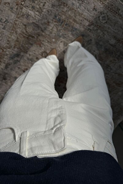 Özge Özgenç Τζιν με απαλή υφή