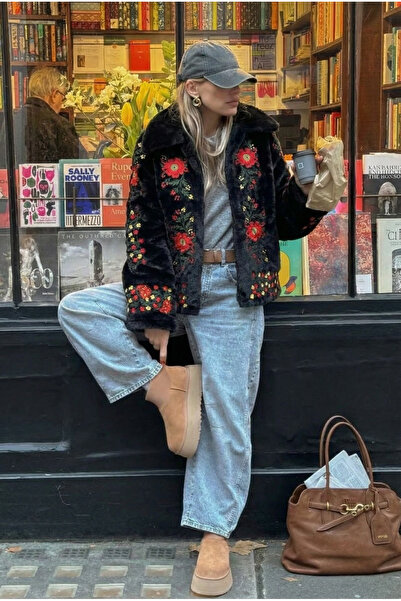 FEMELLE Μαύρο κεντημένο vintage μπουφάν από ψεύτικη γούνα